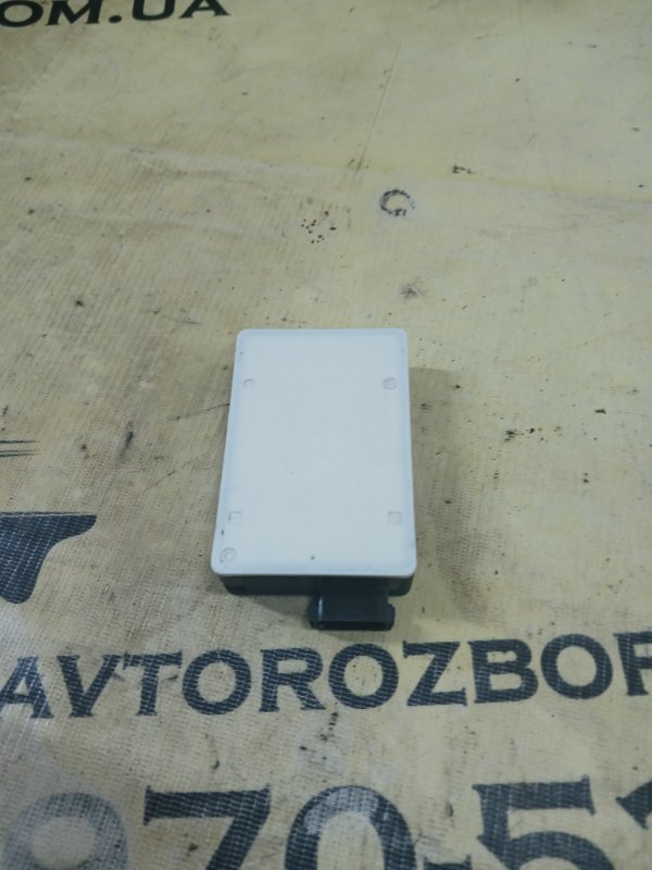 Датчик слепых зон задний GLC 300 2018 X253 2.0 27492031710098