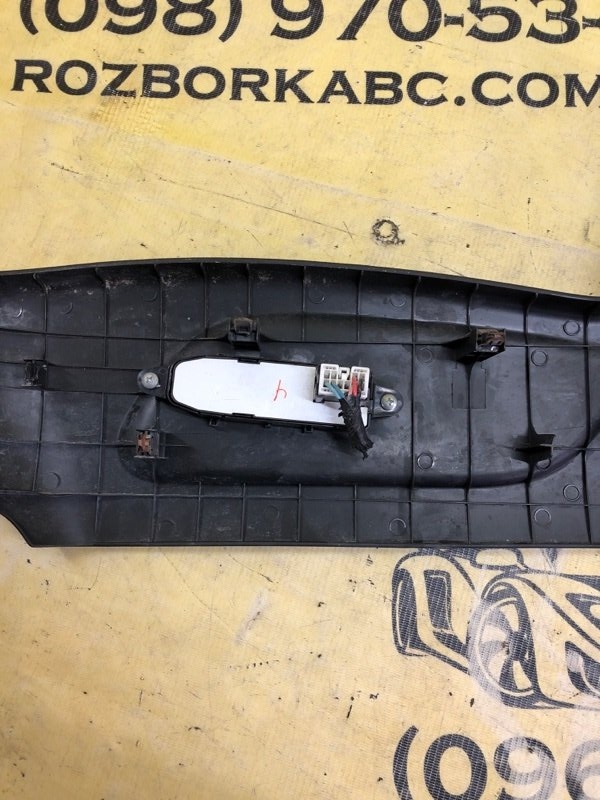 Накладка на сидения передняя правая Nissan Murano FWD 3.5 Накладка на сидения передняя правая Nissan Murano FWD 3.5