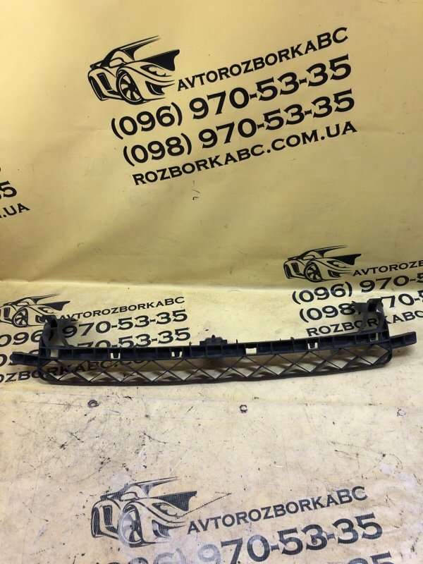 Направляюча бампера передняя volkswagen passat 2014 B7 2.0 561805705A Б/У
