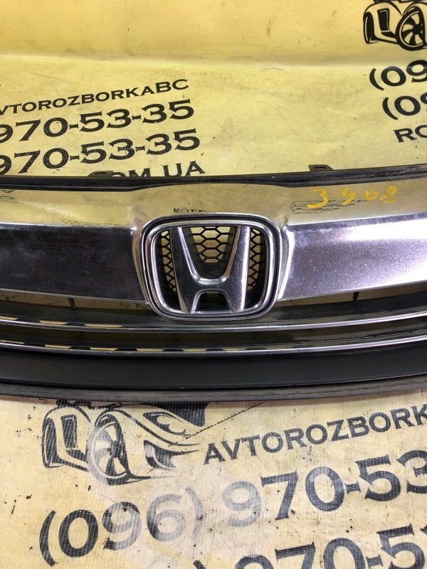 Решетка радиатора Honda Accord 80A 2.0