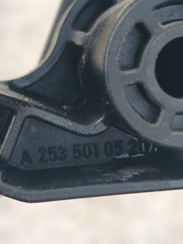 Кронштейн радиатора Mercedes-Benz GLC 300 X253 27492031476738 Кронштейн радиатора Mercedes-Benz GLC 300 X253 27492031476738