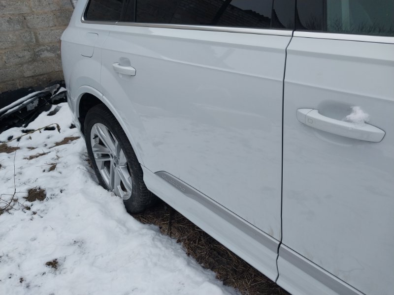 Двери задние правые Q7 2020 4M DCBD Двери задние правые Q7 2020 4M DCBD