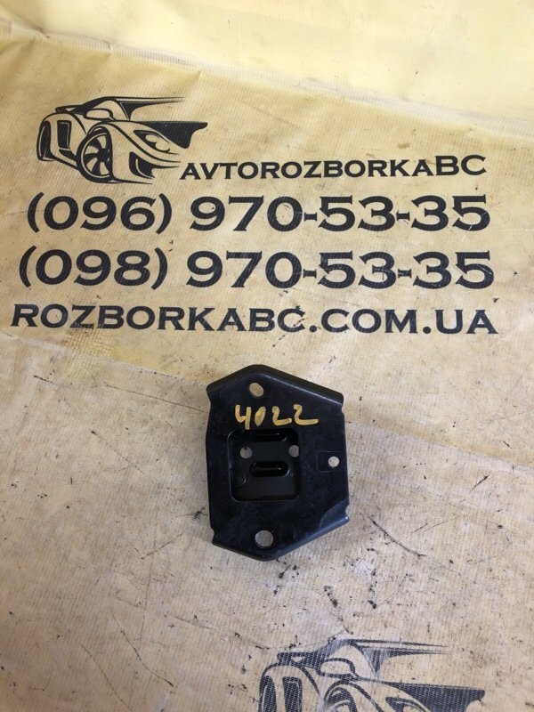 Кронштейн заднего бампера задний правый Nissan Murano 2019 FWD 3.5 852205AA0A Б/У