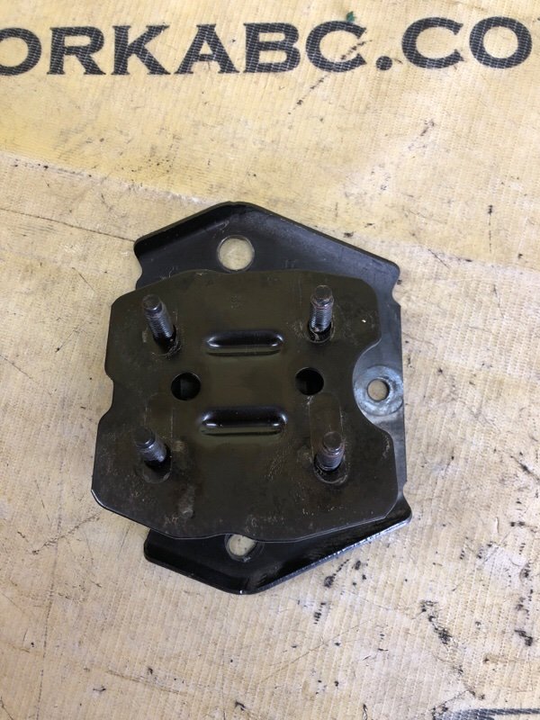 Кронштейн заднего бампера задний правый Nissan Murano FWD 3.5