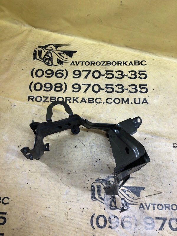 Запчасть кронштейн крыла передний левый Audi Q8 2019 3.0 4M8 821 131 Б/У Кронштейн крыла передний левый Audi Q8 2019 3.0 4M8 821 131 Б/У