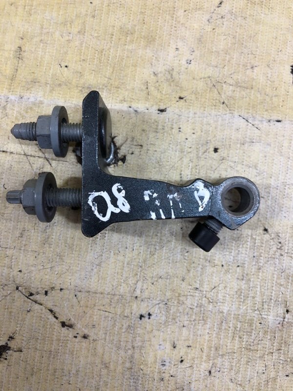 Петля двери передняя правая Audi Q8 3.0 Петля двери передняя правая Audi Q8 3.0