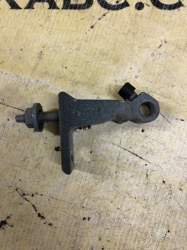 Петля двери передняя правая Audi Q8 3.0 Петля двери передняя правая Audi Q8 3.0