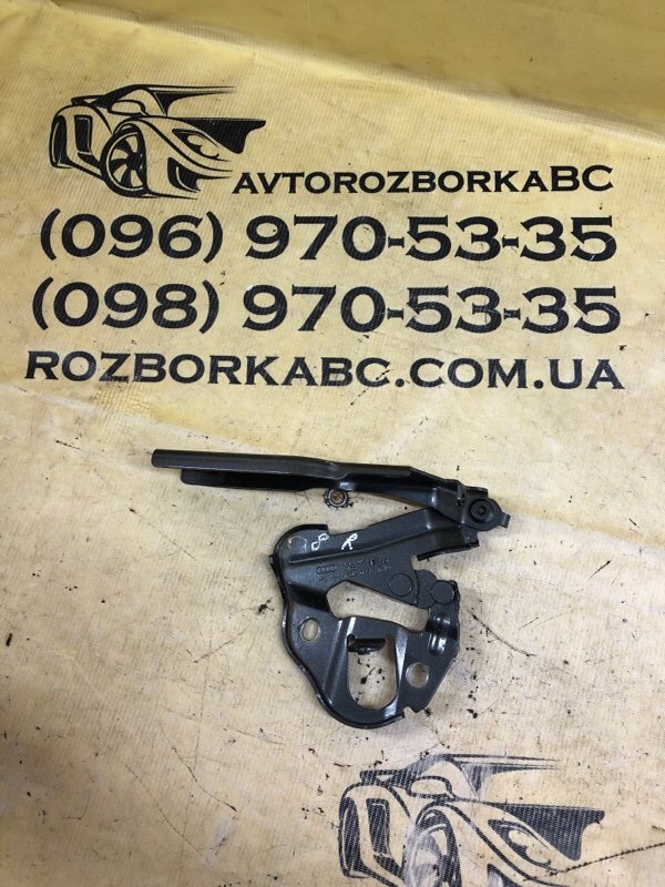 Запчасть петля капота передняя правая Audi Q8 2019 3.0 4M8823302B Б/У Петля капота передняя правая Audi Q8 2019 3.0 4M8823302B Б/У