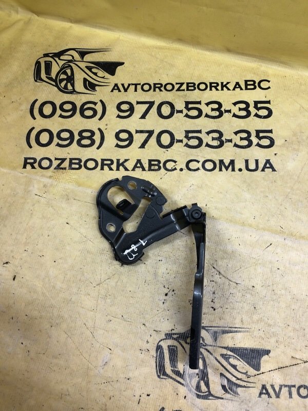 Запчасть петля капота передняя левая Audi Q8 2019 3.0 4M8823301B Б/У Петля капота передняя левая Audi Q8 2019 3.0 4M8823301B Б/У