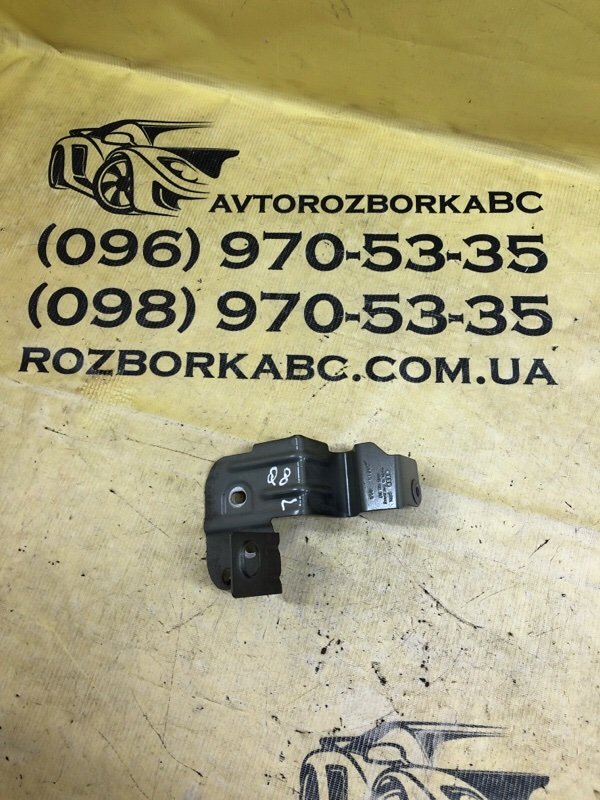 Запчасть кронштейн крыла передний левый Audi Q8 2019 3.0 4M8821167 Б/У Кронштейн крыла передний левый Audi Q8 2019 3.0 4M8821167 Б/У