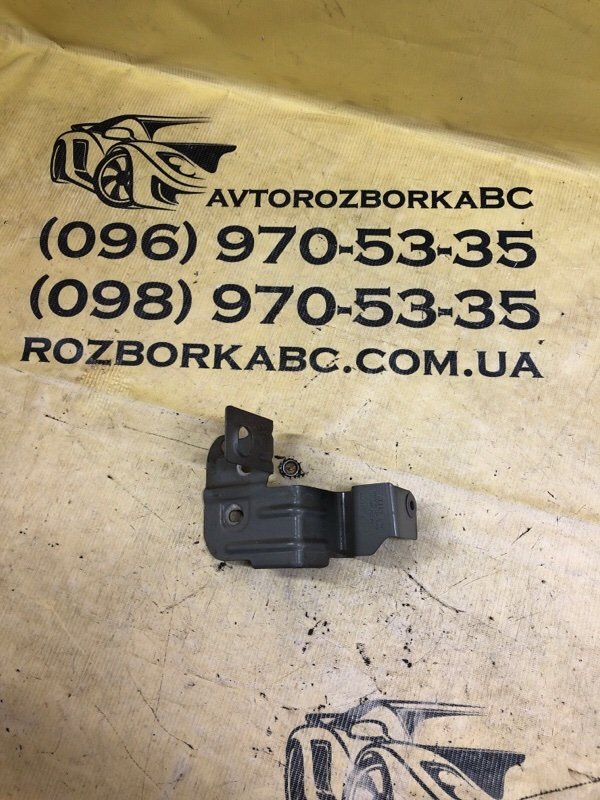 Запчасть кронштейн крыла передний правый Audi Q8 2019 3.0 4M8821168 Б/У Кронштейн крыла передний правый Audi Q8 2019 3.0 4M8821168 Б/У