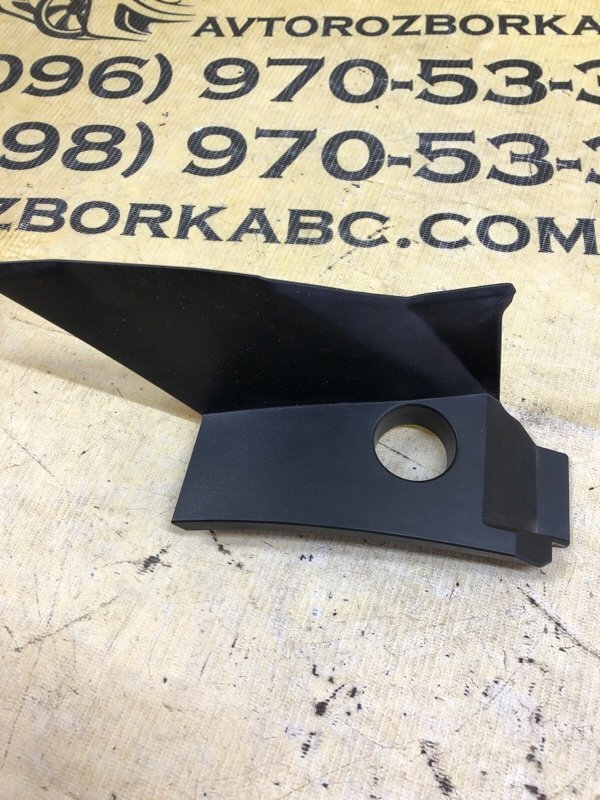 Накладка стоп-сигнала задняя левая UX 2019 200 2.0 Накладка стоп-сигнала задняя левая UX 2019 200 2.0