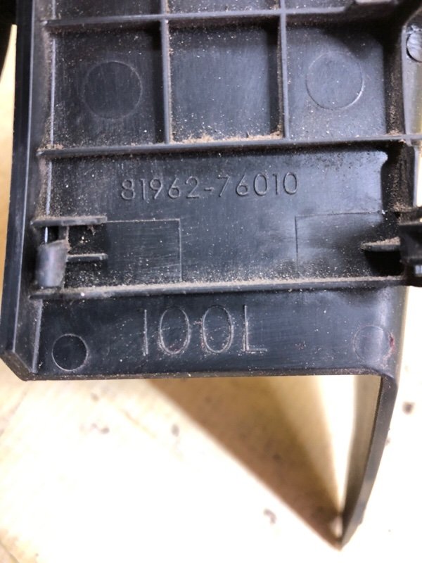 Накладка стоп-сигнала задняя левая UX 2019 200 2.0 Накладка стоп-сигнала задняя левая UX 2019 200 2.0