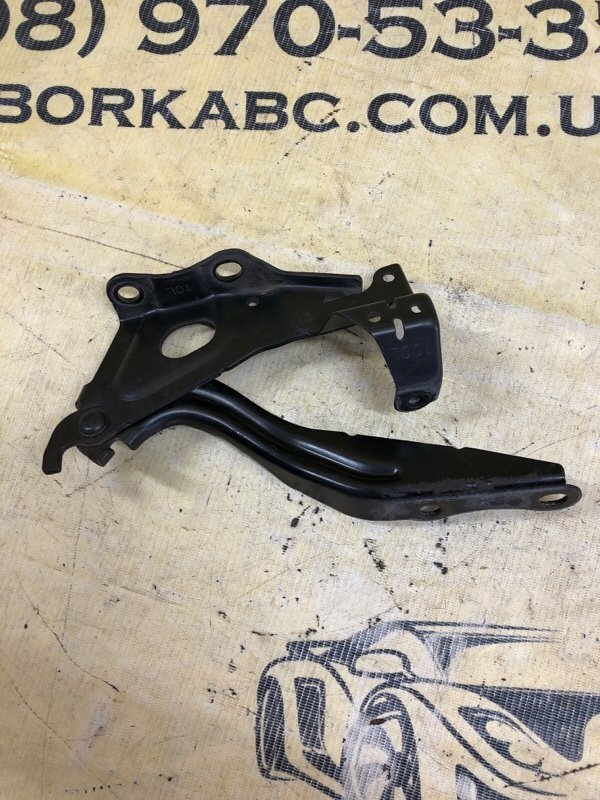 Петля капота передняя левая Lexus UX 200 2.0 Петля капота передняя левая Lexus UX 200 2.0