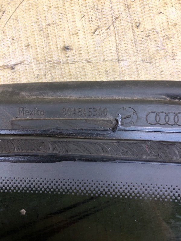 Форточка кузова задняя правая Audi Q5 80A 2.0 Форточка кузова задняя правая Audi Q5 80A 2.0