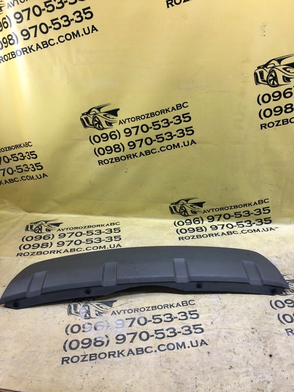 Запчасть накладка на бампер задняя Land Rover Discovery 2018 L462 3.0 HY3217K950 Б/У Накладка на бампер задняя Land Rover Discovery 2018 L462 3.0 HY3217K950 Б/У