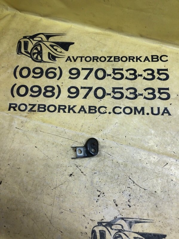 Запчасть кронштейн амортизатора капота передний правый Audi Q8 2019 3.0 4M8 823 402 A Б/У Кронштейн амортизатора капота передний правый Audi Q8 2019 3.0 4M8 823 402 A Б/У