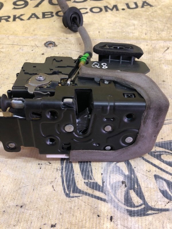 Замок двери передний правый Audi Q8 3.0 Замок двери передний правый Audi Q8 3.0