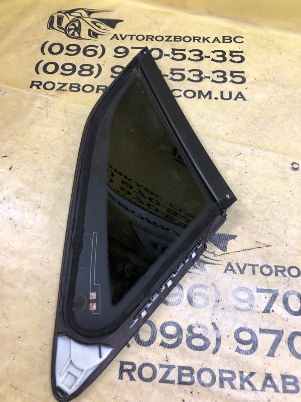 Форточка кузова задняя левая Audi Q8 DCBD