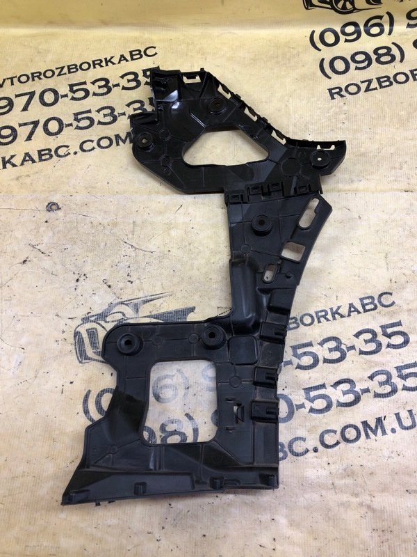 Кронштейн бампера задний левый Q8 2018 80A 3.0 Кронштейн бампера задний левый Q8 2018 80A 3.0