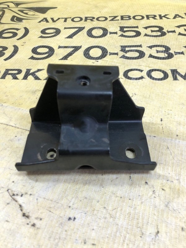 Кронштейн багажника задний левый Q5 2019 80A 2.0 Кронштейн багажника задний левый Q5 2019 80A 2.0