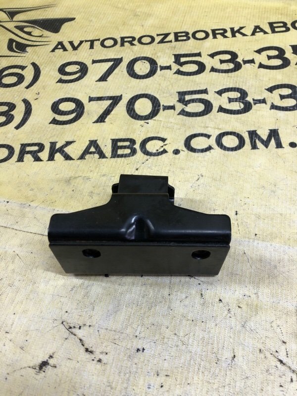 Кронштейн багажника задний левый Q5 2019 80A 2.0 Кронштейн багажника задний левый Q5 2019 80A 2.0