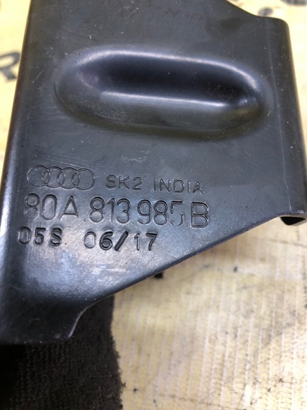 Кронштейн багажника задний левый Q5 2019 80A 2.0 Кронштейн багажника задний левый Q5 2019 80A 2.0