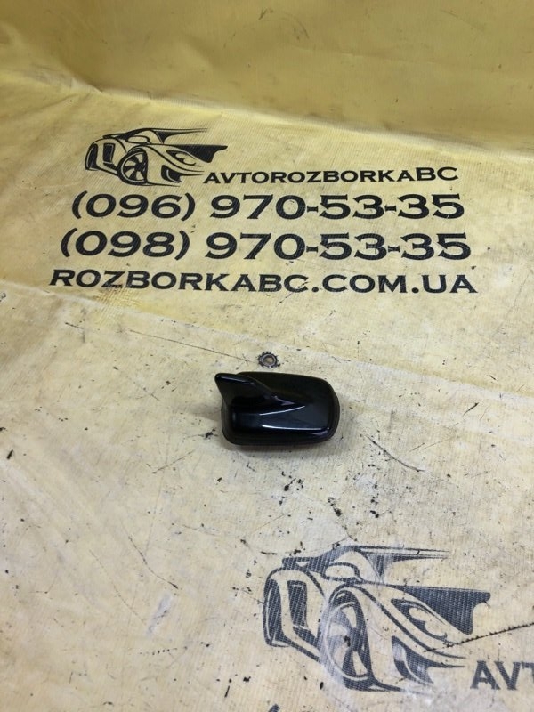 Запчасть антенна/плавник Audi Q5 2019 80A 2.0 80A035503E Б/У Антенна/плавник Audi Q5 2019 80A 2.0 80A035503E Б/У