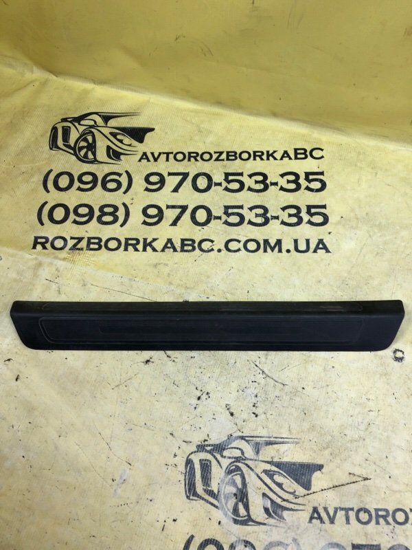 Запчасть накладка порога левая Audi Q5 2019 80A 2.0 80A853373 Б/У Накладка порога левая Audi Q5 2019 80A 2.0 80A853373 Б/У