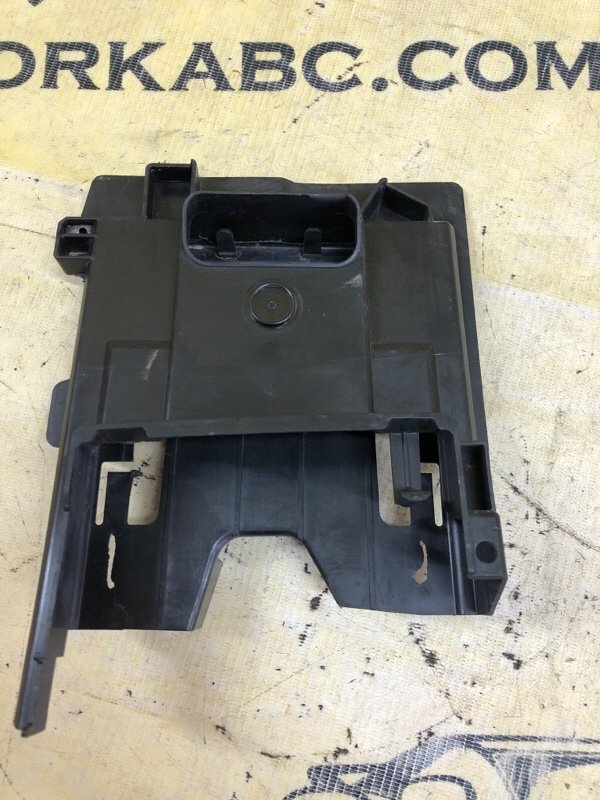 Кронштейн блока комфорта Q5 2019 80A 2.0