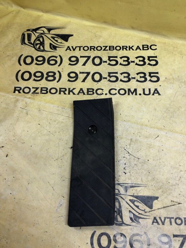 Запчасть накладка в салоне Audi Q5 2019 80A 2.0 80B864777B Б/У Накладка в салоне Audi Q5 2019 80A 2.0 80B864777B Б/У