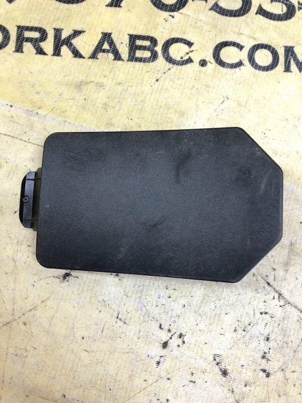 Крышка блока предохранителей Q5 2019 80A 2.0 Крышка блока предохранителей Q5 2019 80A 2.0