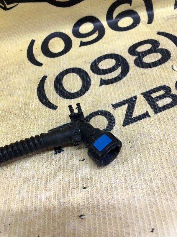 Трубка омывателя Audi Q8 4M 3.0 Трубка омывателя Audi Q8 4M 3.0