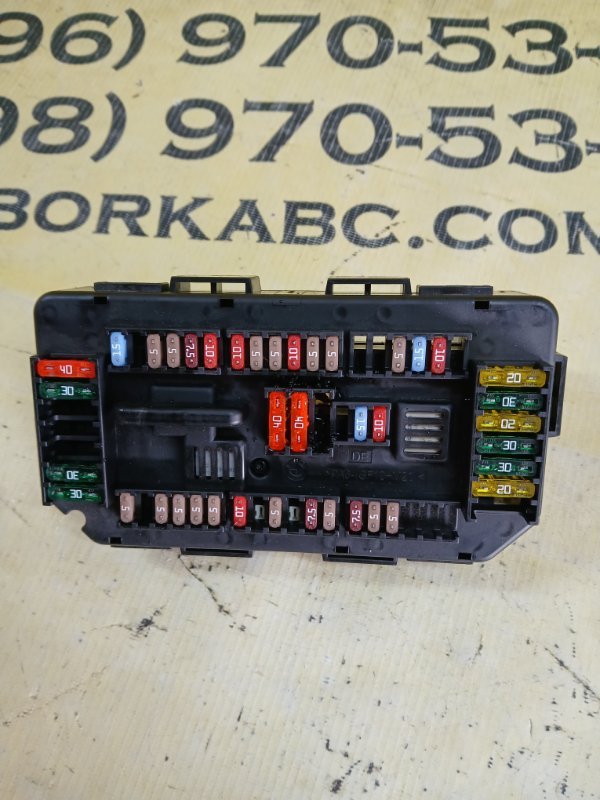 Блок предохранителей 428 2015 F36 2.0 Блок предохранителей 428 2015 F36 2.0