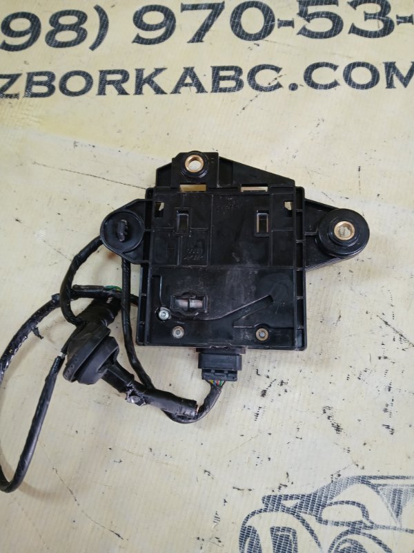 Датчик слепых зон задний левый Nissan Murano FWD 3.5 Датчик слепых зон задний левый Nissan Murano FWD 3.5