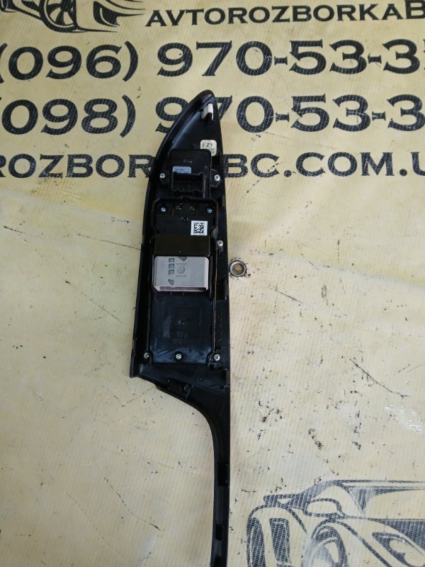 Кнопка стеклоподъемника Honda Accord 80A 2.0 Кнопка стеклоподъемника Honda Accord 80A 2.0