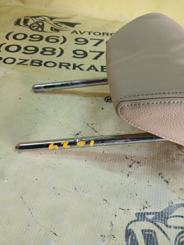 Подголовник сиденья задний 428 2015 F36 2.0 Подголовник сиденья задний 428 2015 F36 2.0