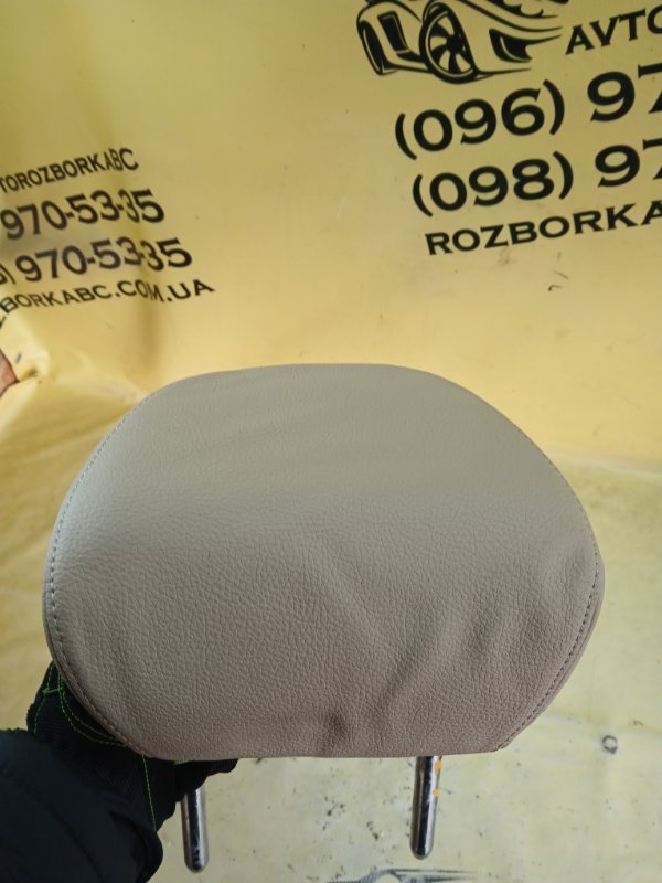 Подголовник сиденья задний 428 2015 F36 2.0 Подголовник сиденья задний 428 2015 F36 2.0