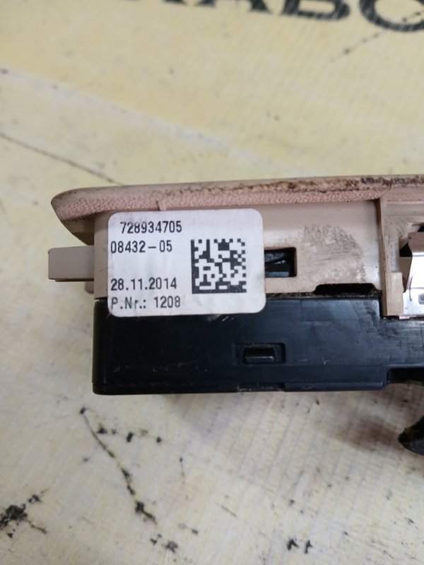 Кнопка стеклоподъемника передняя левая 428 2015 F36 2.0 Кнопка стеклоподъемника передняя левая 428 2015 F36 2.0