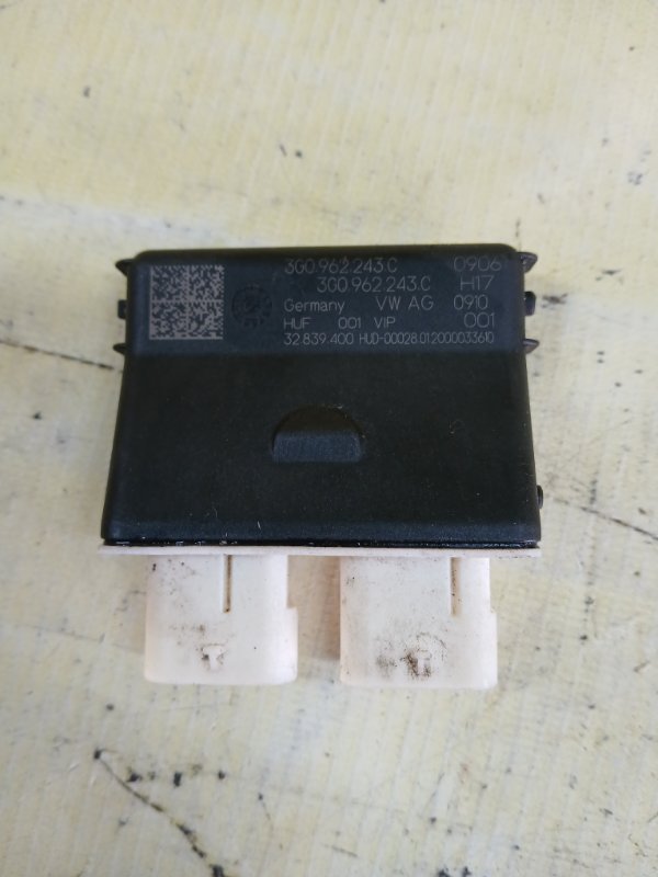 Блок управление крышкой багажника Audi Q5 80A 2.0 Блок управление крышкой багажника Audi Q5 80A 2.0