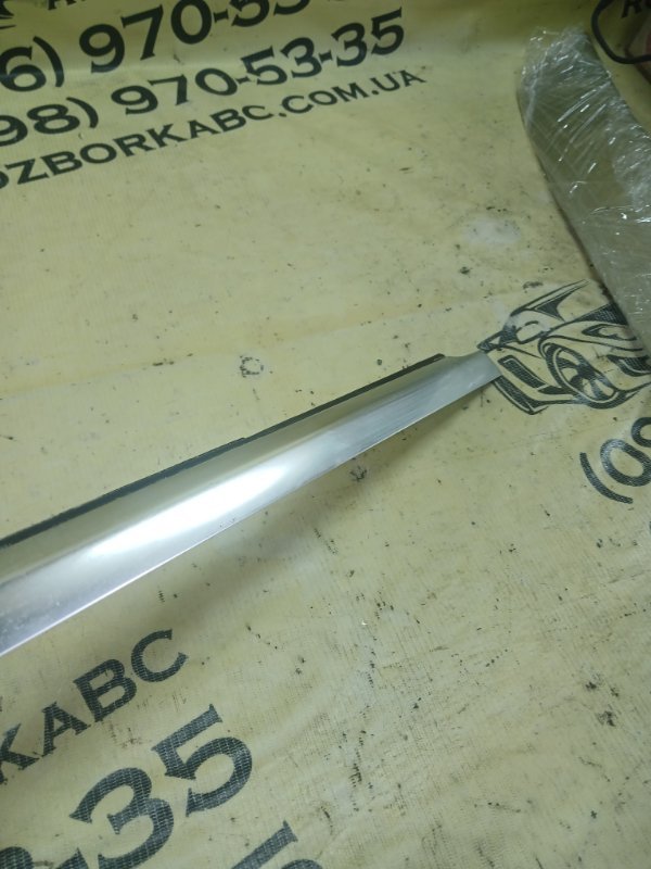 Молдинг двери центральний GLC 300 2018 X253 2.0 27492031710098 Молдинг двери центральний GLC 300 2018 X253 2.0 27492031710098