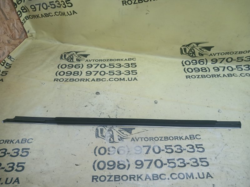 Молдинг двери центральний GLC 300 2018 X253 2.0 27492031710098 Молдинг двери центральний GLC 300 2018 X253 2.0 27492031710098