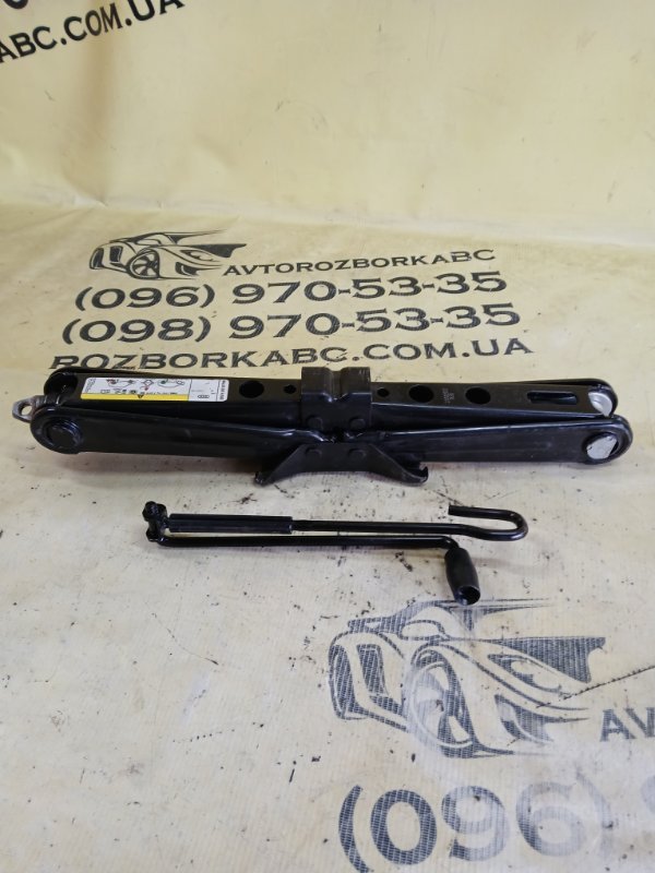 Домкрат Q5 2019 80A 2.0 Домкрат Q5 2019 80A 2.0