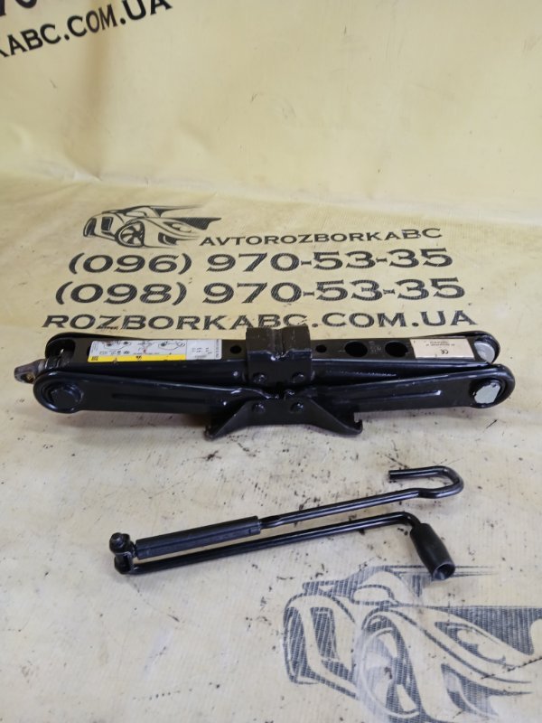 Домкрат Q5 2019 80A 2.0 Домкрат Q5 2019 80A 2.0