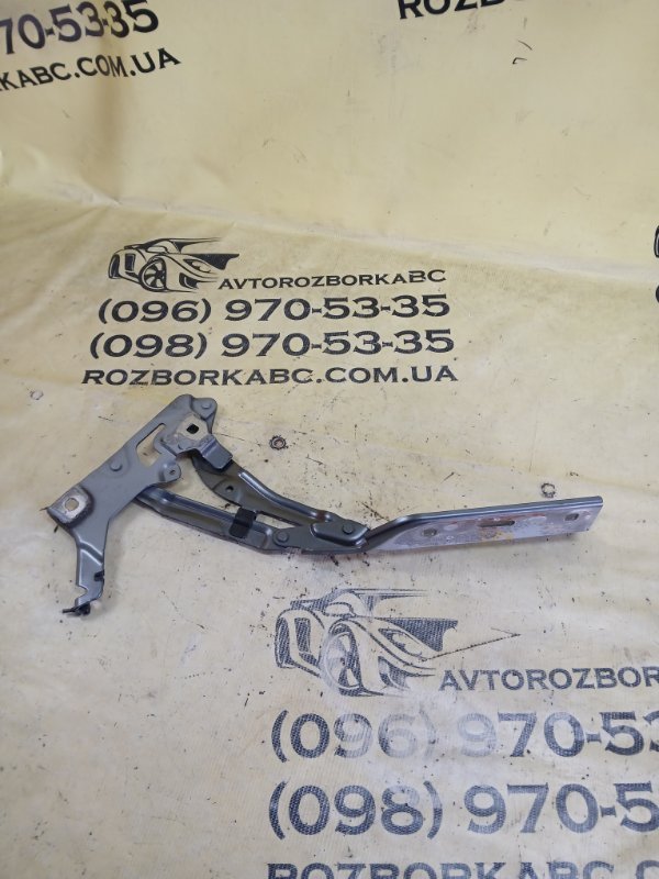 Запчасть петля капота передняя правая Audi Q5 2019 80A 2.0 80A823302C Б/У Петля капота передняя правая Audi Q5 2019 80A 2.0 80A823302C Б/У