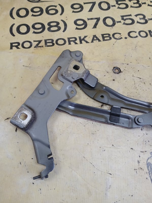 Петля капота передняя правая Q5 2019 80A 2.0 Петля капота передняя правая Q5 2019 80A 2.0