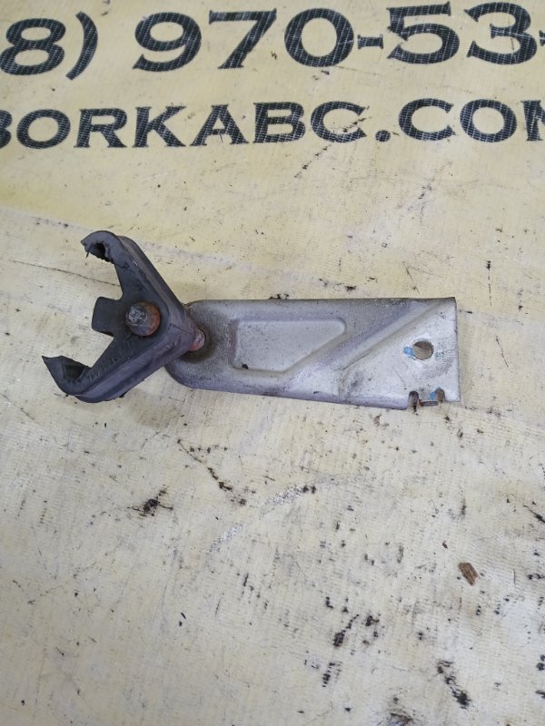 Крепление глушителя заднее левое X5 2018 F85 4.4