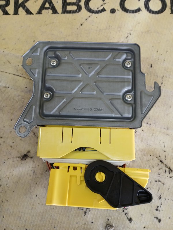 Блок управление подушкой безопасности volkswagen Tiguan TIGUAN 2 2.0 Блок управление подушкой безопасности volkswagen Tiguan TIGUAN 2 2.0