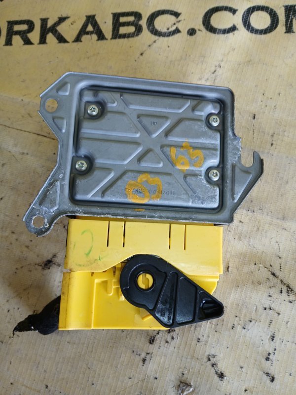 Блок управление подушкой безопасности volkswagen Tiguan TIGUAN 2 2.0 Блок управление подушкой безопасности volkswagen Tiguan TIGUAN 2 2.0