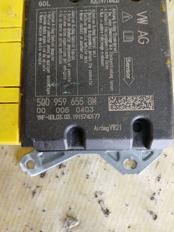 Блок управление подушкой безопасности Tiguan 2019 TIGUAN 2 2.0 Блок управление подушкой безопасности Tiguan 2019 TIGUAN 2 2.0